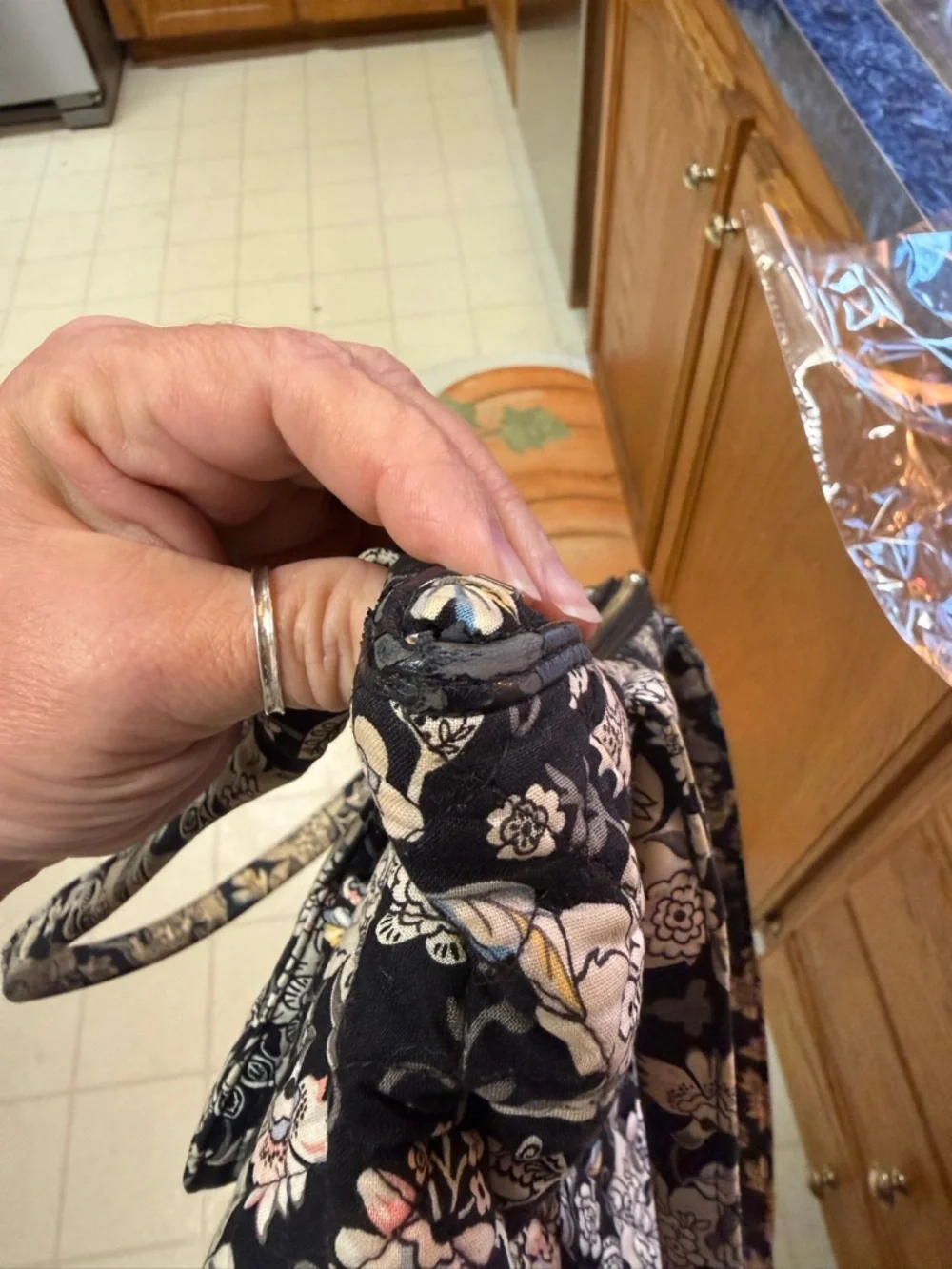 Vera Bradley Vintage Black & White Flower ( Holland Garden) Pattern Shoulder Bag
